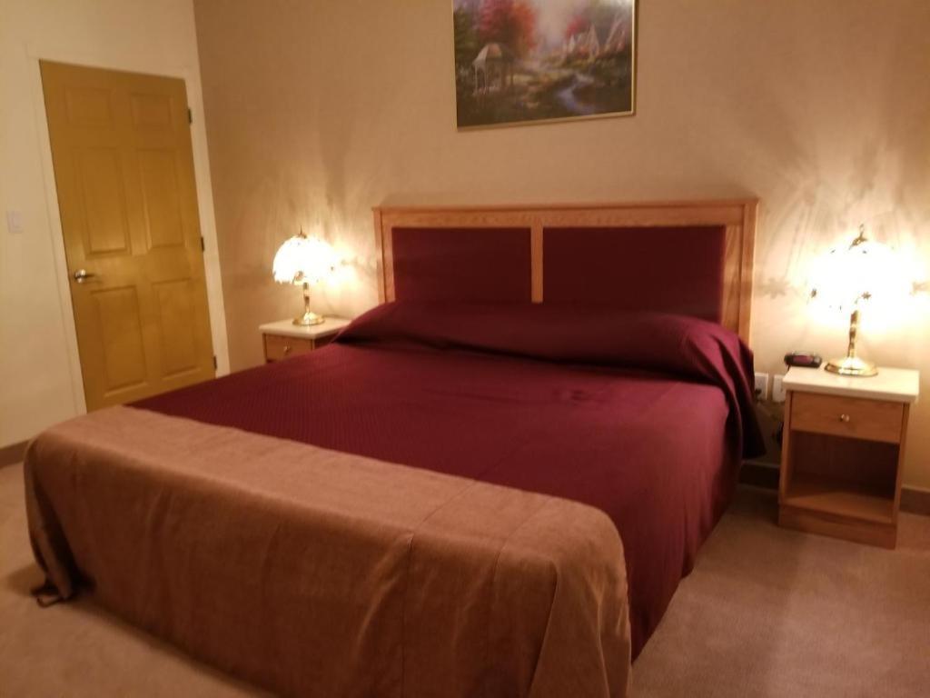 New Imperial Suites Whitecourt Extérieur photo