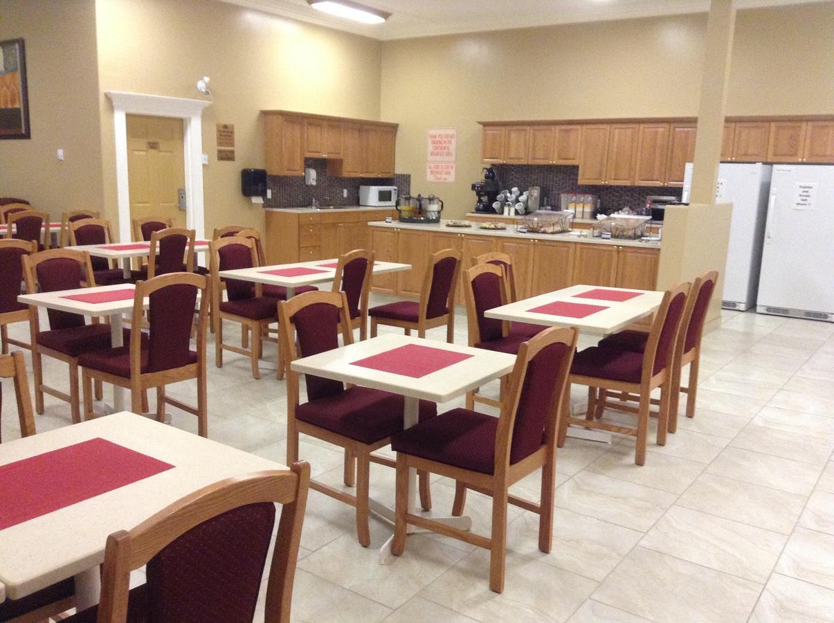 New Imperial Suites Whitecourt Extérieur photo