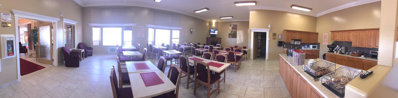 New Imperial Suites Whitecourt Extérieur photo